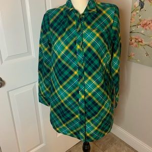 New w/out tags size small button up blouse Kim Rogers, longer length